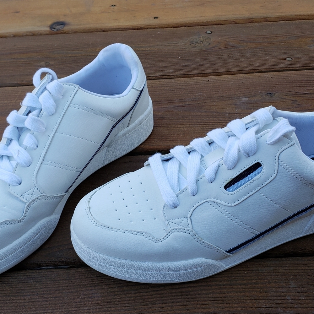 Bloggers Fav Athletic Works Sneakers for Denim 10 - Picture 9 of 10